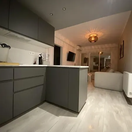 Casa Picaso Elegance, One Bedroom Center With Balcony By Namaste Elite Apartment